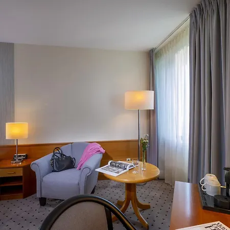 Отель Maritim Airport Hannover Лангенхаген