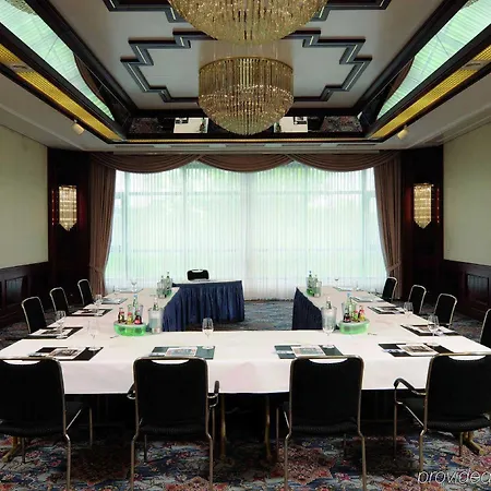 Отель Maritim Airport Hannover Лангенхаген