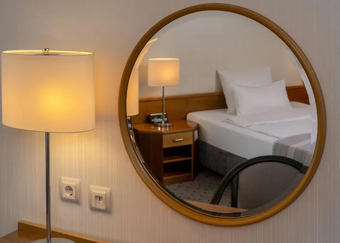 Отель Maritim Airport Hannover