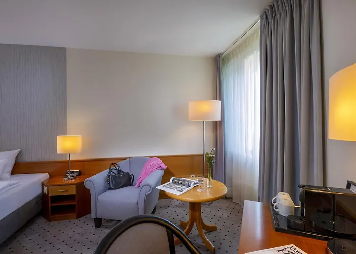 Отель Maritim Airport Hannover Лангенхаген